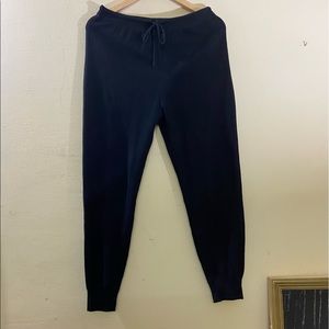 UNIQLO JOGGERS. Size - M